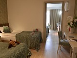 port_side_resort (23)