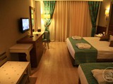 otel_side-crown-select_4QTYNcvoXIihLZAujaV6